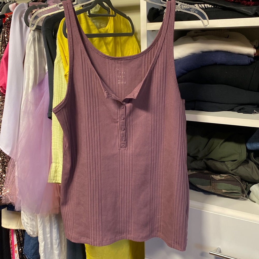 NWT ribbed button down tank top - size M